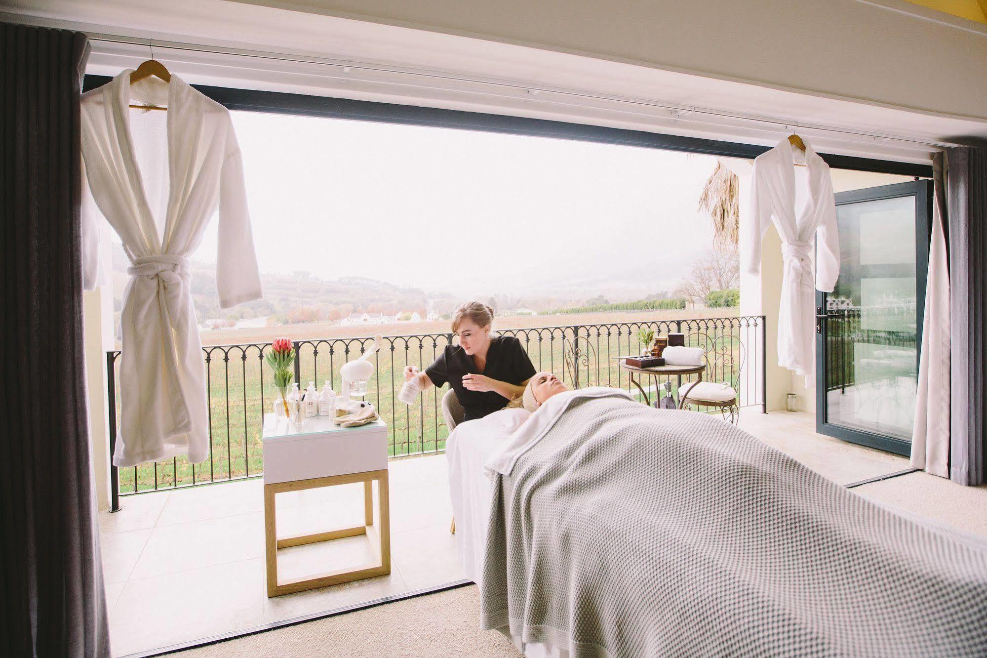 Banhoek Lodge Stellenbosch Bagian luar foto