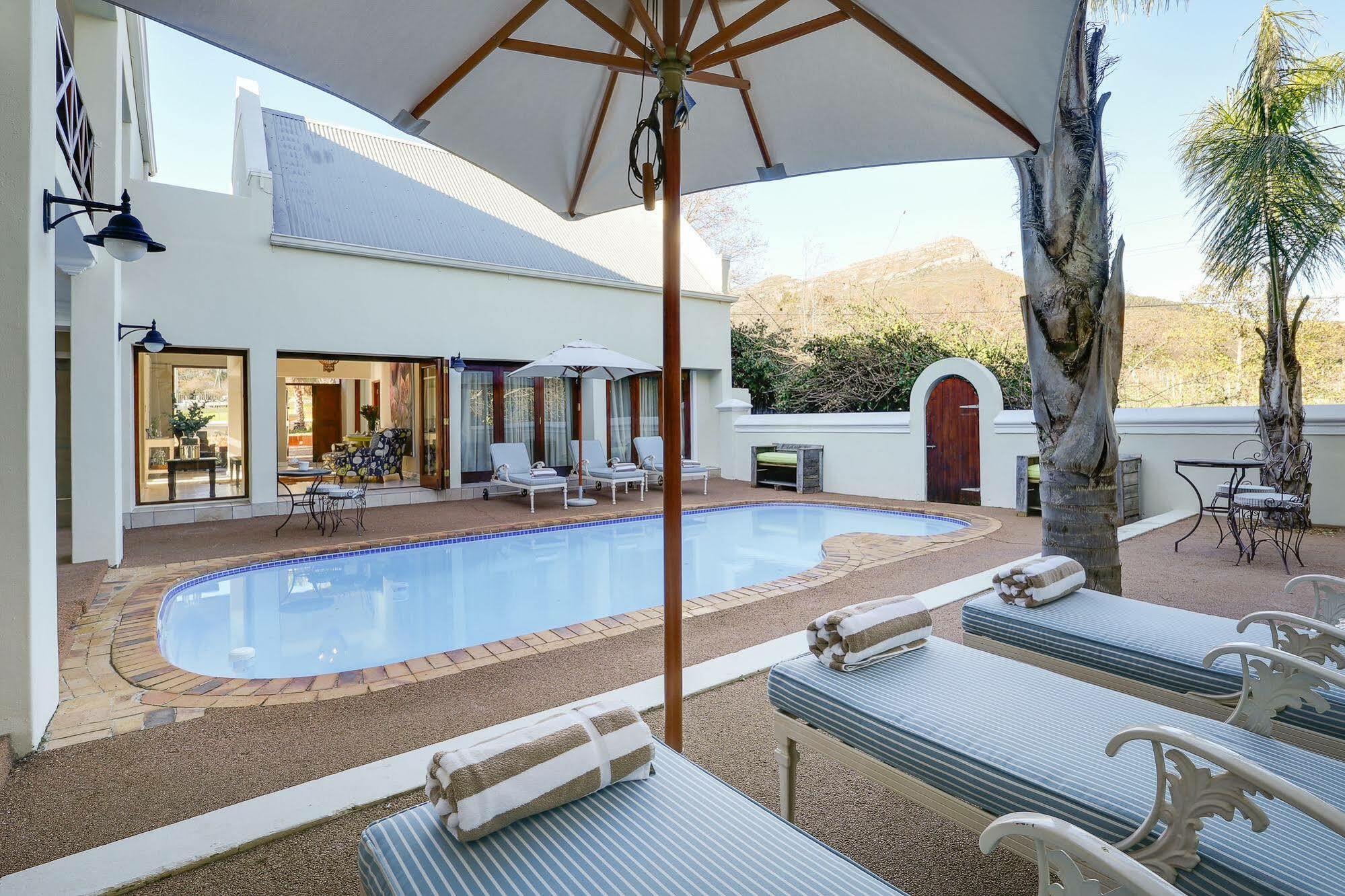 Banhoek Lodge Stellenbosch Bagian luar foto
